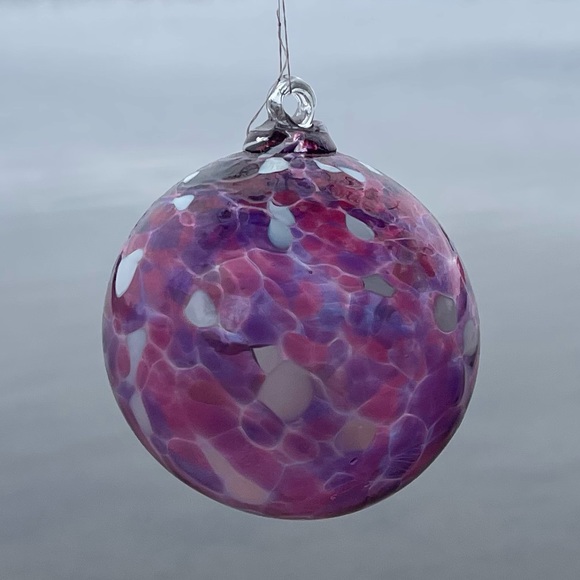 Pink, Purple, and White Speckled Art Glass Friendship Ball Ornament - Picture 10 of 12